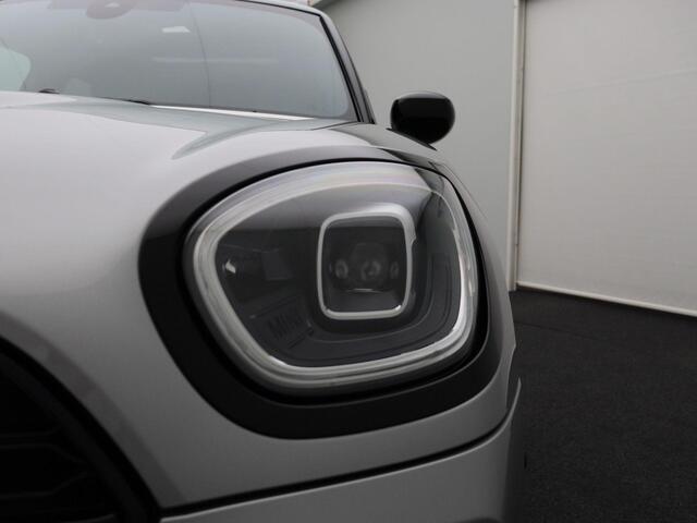 Mini COUNTRYMAN Cooper S E ALL4 Classic + Essence Pack + Panoramdak + Elektrisch Verstelbare Sportstoelen + Harman Kardon + 19''