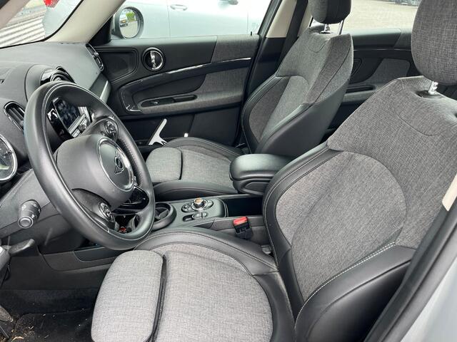 Mini COUNTRYMAN 1.5 Cooper S E ALL4 225pk Salt Automaat Navigatie / 17"LM Velgen / LED verlichting / Clima / Sportstoelen / Parkeersensoren HAL