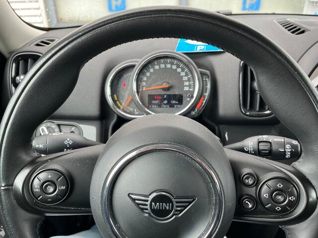 Mini COUNTRYMAN 1.5 Cooper S E ALL4 225pk Salt Automaat Navigatie / 17"LM Velgen / LED verlichting / Clima / Sportstoelen / Parkeersensoren HAL