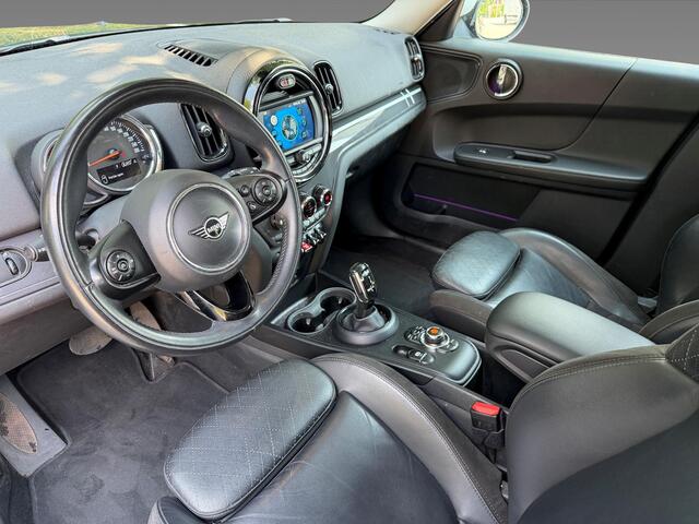 Mini COUNTRYMAN Cooper C Chili | 18" LM Pin Spoke zwart | Glazen panoramadak | Elektrisch verstelbare voorstoelen | Comfort Access