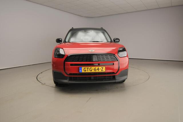 Mini COUNTRYMAN E Classic / Driving assist / LED / Park assist / Stoelverwarming / Alu wielen 18 inch