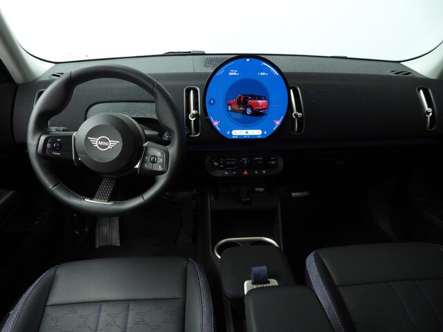 Mini COUNTRYMAN E Classic / Driving assist / LED / Park assist / Stoelverwarming / Alu wielen 18 inch