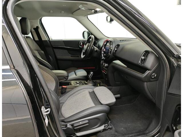 Mini COUNTRYMAN 1.5 136PK Automaat Cooper Classic / Trekhaak / Pdc+Camera / 1/2 Leder / Navigatie / Airco-ecc. / Radio multimedia