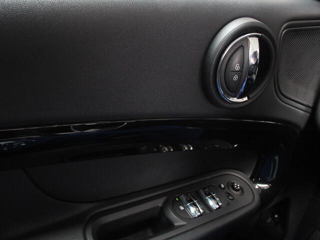 Mini COUNTRYMAN 1.5 Cooper S E ALL4 PHEV Navigatie Climate Control Lichtmetalen Velgen Led
