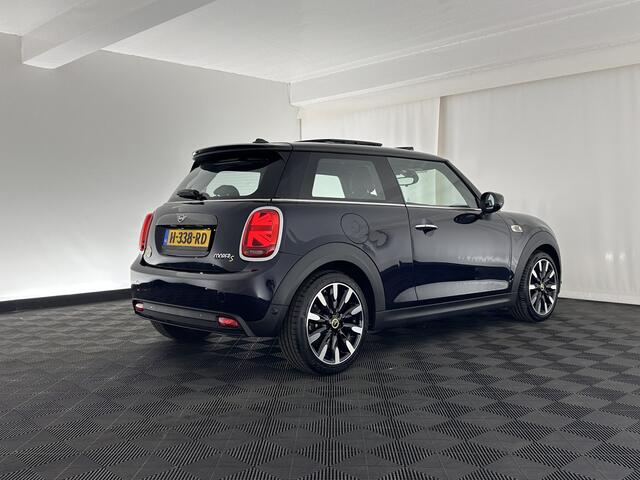 Mini Electric Mini Yours 33 kWh [ 3-Fase ] *PANO | FULL-LEATHER | HARMAN/KARDON-AUDIO | FULL-LED | KEYLESS | CAMERA | NAVI-FULLMAP | DIGI-COCKPIT | DAB | HEAD-UP | SPORT-SEATS | 17"ALU*
