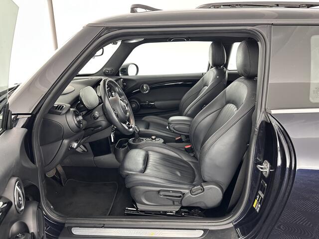 Mini Electric Mini Yours 33 kWh [ 3-Fase ] *PANO | FULL-LEATHER | HARMAN/KARDON-AUDIO | FULL-LED | KEYLESS | CAMERA | NAVI-FULLMAP | DIGI-COCKPIT | DAB | HEAD-UP | SPORT-SEATS | 17"ALU*