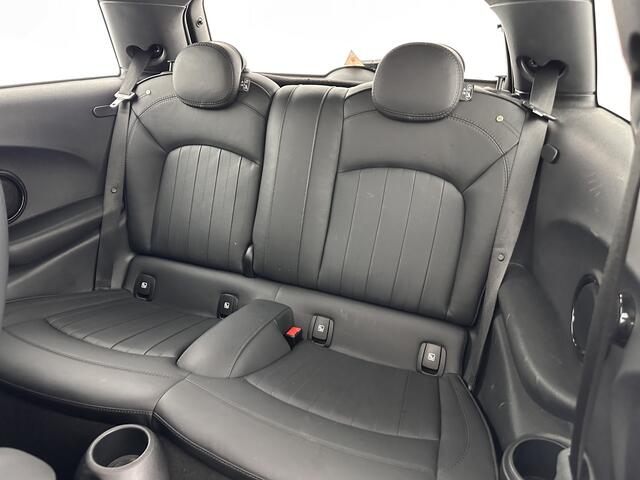 Mini Electric Mini Yours 33 kWh [ 3-Fase ] *PANO | FULL-LEATHER | HARMAN/KARDON-AUDIO | FULL-LED | KEYLESS | CAMERA | NAVI-FULLMAP | DIGI-COCKPIT | DAB | HEAD-UP | SPORT-SEATS | 17"ALU*