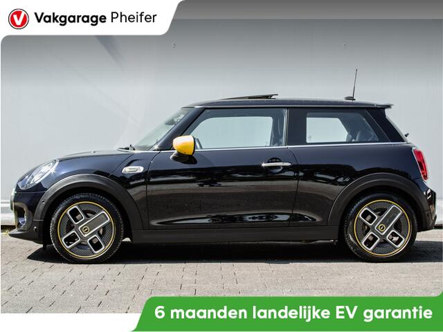 Mini Electric Mini Yours 33 kWh Panoramadak/ Leer/ Head-up/ Harman-Kardon/ Sportstoelen/ Stoelverwarming/ Camera/ Climate control