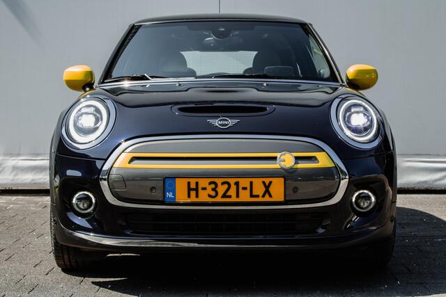 Mini Electric Mini Yours 33 kWh Panoramadak/ Leer/ Head-up/ Harman-Kardon/ Sportstoelen/ Stoelverwarming/ Camera/ Climate control