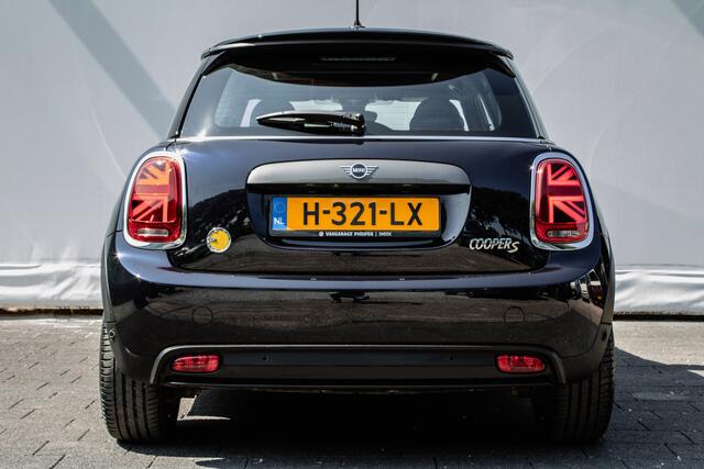 Mini Electric Mini Yours 33 kWh Panoramadak/ Leer/ Head-up/ Harman-Kardon/ Sportstoelen/ Stoelverwarming/ Camera/ Climate control