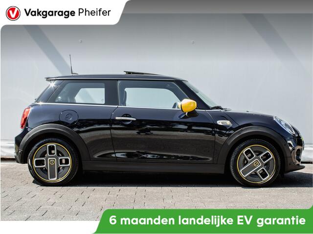 Mini Electric Mini Yours 33 kWh Panoramadak/ Leer/ Head-up/ Harman-Kardon/ Sportstoelen/ Stoelverwarming/ Camera/ Climate control
