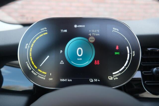 Mini Electric Cooper S 184pk 32 kWh Camden Edition | Navi | Climate | Panoramadak | Harman/kardon | Camera | Keyless | PDC