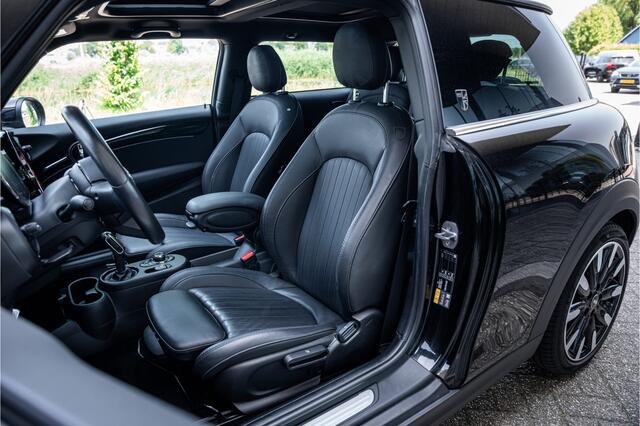 Mini Electric Mini MINI Yours 33 kWh ** Panodak ** Leder ** Adapt. Cruise ** Stuurverwarming