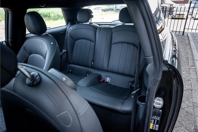 Mini Electric Mini MINI Yours 33 kWh ** Panodak ** Leder ** Adapt. Cruise ** Stuurverwarming