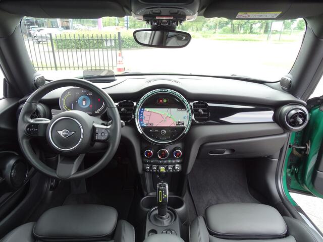 Mini Electric Mini PanoDak Head-Up Harman-Kardon Apple CarPlay LED-koplamp Driv.Ass. Camera Kunst-Leder 16" LM velgen