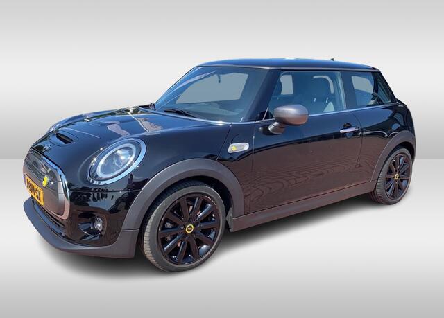 Mini Electric Mini Essential 33 kWh / Camera / Navigatie / 17'' / Half leder / Keyless / Virtual Cockpit / Stoelverwarming / DAB / Cruise Control