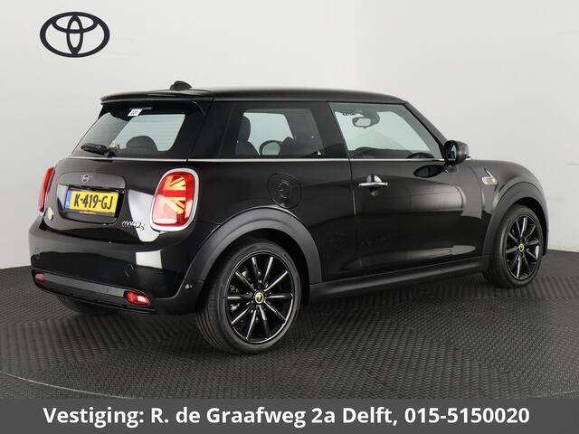 Mini Electric Mini Essential 33 kWh Cooper-S 184 pk | Half Leder | Camera |