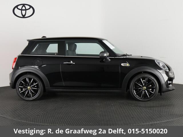 Mini Electric Mini Essential 33 kWh Cooper-S 184 pk | Half Leder | Camera |