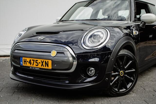 Mini Electric Mini Yours 33 kWh Panoramadak/ Harman-Kardon/ Leer/ Camera/ Carplay/ Sportstoelen/ Head up/ Navigatie