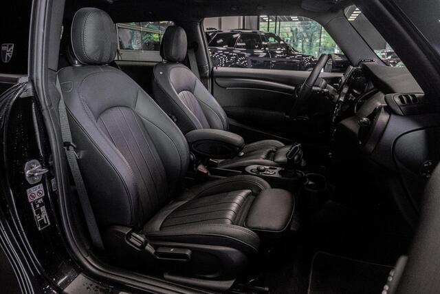 Mini Electric Cooper SE Essential 33 kWh *Panorama / Harman-Kardon / Head-up Display / Keyless / ACC*