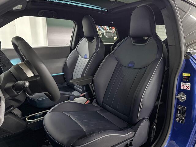 Mini Electric Cooper SE | Favoured Uitvoering | Pakket M | 18" Night Flash Spoke 2-tone