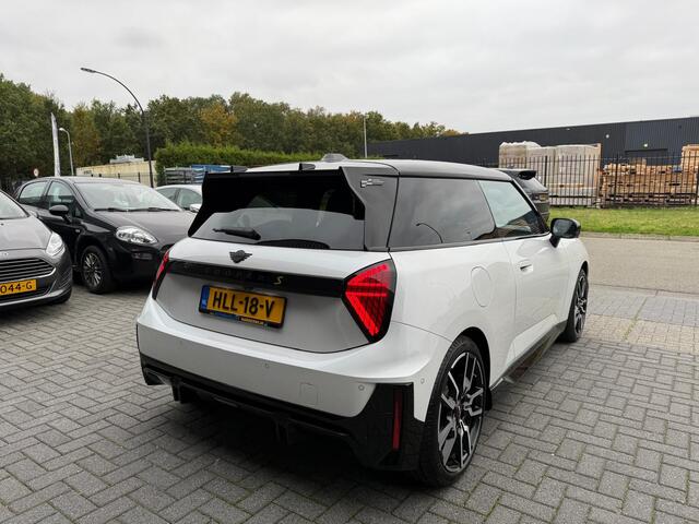 Mini Electric Mini Cooper SE John Cooper Works XL 54.2 kWh | 1E EIGENAAR | HARMAN KARDON | PANO | HEAD-UP | LED | CARPLAY | DAB | BOMVOL | CAMERA |