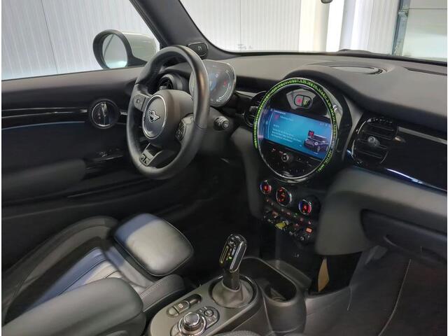 Mini Electric Mini MINI Yours 135KW / 33 kWh Comfort plus / Driving Ass./ Leder / Navigatie / Pdc+Camera / Harman Kardon / 100% Elektrisch, 100% Stijlvol