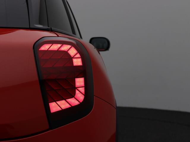 Mini Electric Mini Aceman SE Favoured XL 54.2 kWh Demo voertuig korting per gereden kilometer. Neem contact op voor de actuele prijs