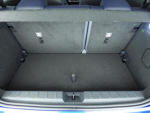 Mini Electric 3-deurs Cooper SE Favoured / Panoramadak / Head-up / Park assist / JCW Stoelen / LED / Alu wielen 18 inch