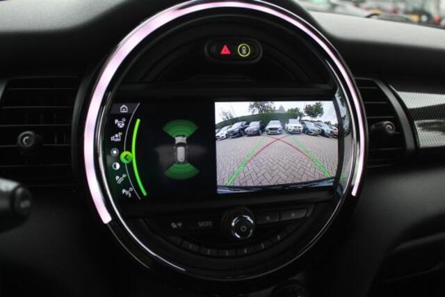 Mini Electric Mini Yours 33 kWh / Full option! / Panoramadak / Camera / Head-up / Leder / Harman Kardon / Keyless / 17'' / CarPlay / Stoelverwarming / Matrix LED / DAB / Cruise Control