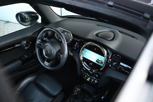 Mini Electric Classic / Panoramadak / Sportstoelen / Comfort Access / Stuurverwarming / LED / Stoelverwarming / Airconditioning / Cruise Control / PDC