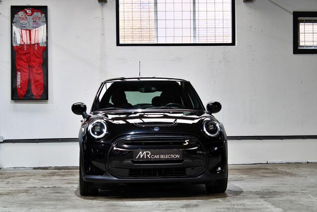 Mini Electric Mini Classic 33 kWh | Stoelverwarming | Stuurverwarming | 17 inch | Apple Carplay | Keyless | NL auto |