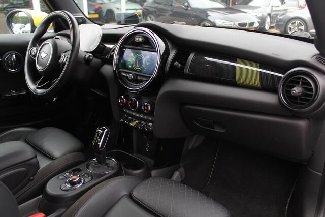 Mini Electric Mini Charged 33 kWh / Camera / Head-up / Leder / Harman Kardon / Keyless / 17'' / CarPlay / Stoelverwarming / Matrix LED / DAB / Cruise Control