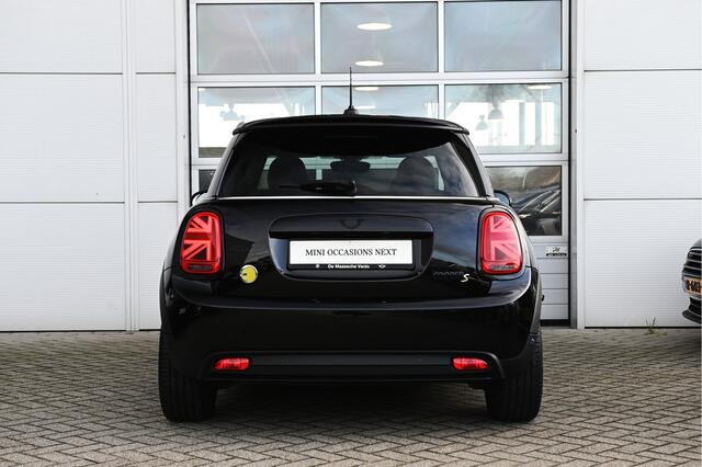 Mini Electric Classic / Panoramadak / Sportstoelen / Comfort Access / Stuurverwarming / LED / Airconditioning / Cruise Control / PDC