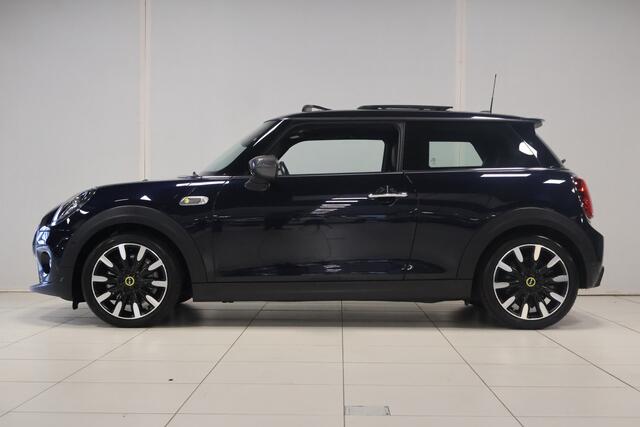 Mini Electric Mini Camden Plus Edition 33 kWh | Leder | Panoramadak | Stoelverwarming |