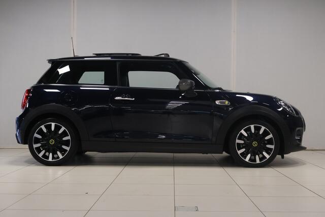Mini Electric Mini Camden Plus Edition 33 kWh | Leder | Panoramadak | Stoelverwarming |