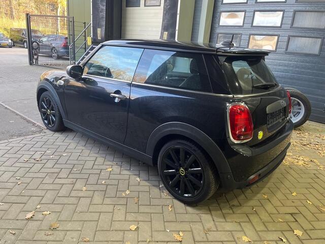 Mini Electric Mini Trim XL 33 kWh | Panoramadak | Head-Up | Leder | Camera | Stoelverwarming | Keyless