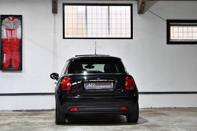 Mini Electric Mini Classic 33 kWh | Panoramadak | Leder | Keyless | Apple Carplay | NL auto | BTW |