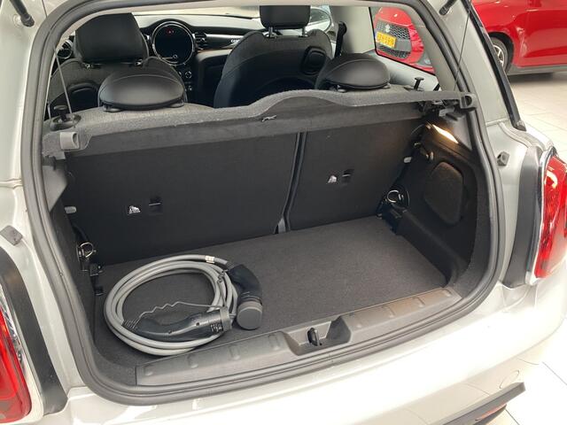 Mini Electric Mini Camden Ed. 33 kWh [ CAREPLAY I CLIMA & STOELVERWARMING]