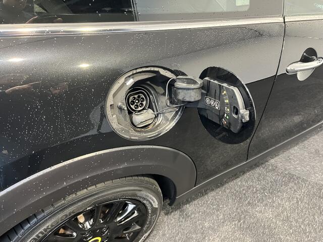 Mini Electric Cooper Camden edition Carplay