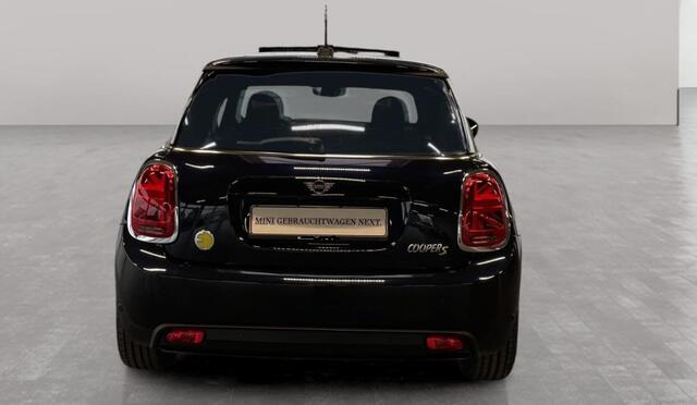 Mini Electric Cooper SE Classic 33 kWh Head-Up Harman/Kardon Panoramadak . Neem contact op en we maken een afspraak!