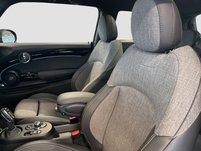 Mini Electric Cooper SE Classic 33 kWh Head-Up Harman/Kardon Panoramadak . Neem contact op en we maken een afspraak!