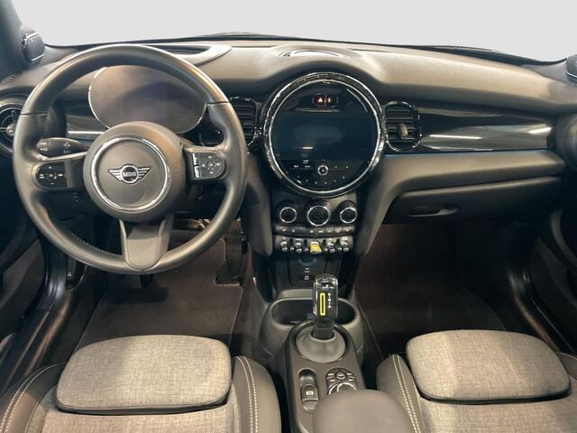 Mini Electric Cooper SE Classic 33 kWh Head-Up Harman/Kardon Panoramadak . Neem contact op en we maken een afspraak!