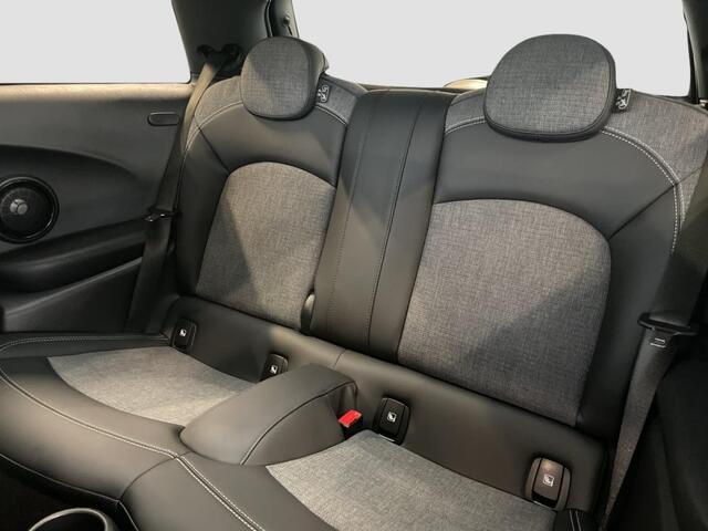 Mini Electric Cooper SE Classic 33 kWh Head-Up Harman/Kardon Panoramadak . Neem contact op en we maken een afspraak!