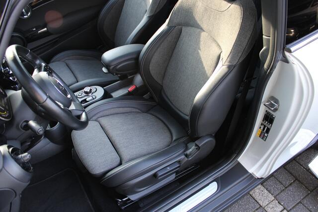 Mini Electric Classic / Panoramadak / Sportstoelen / Comfort Access / LED / Stoelverwarming / Stuurverwarming