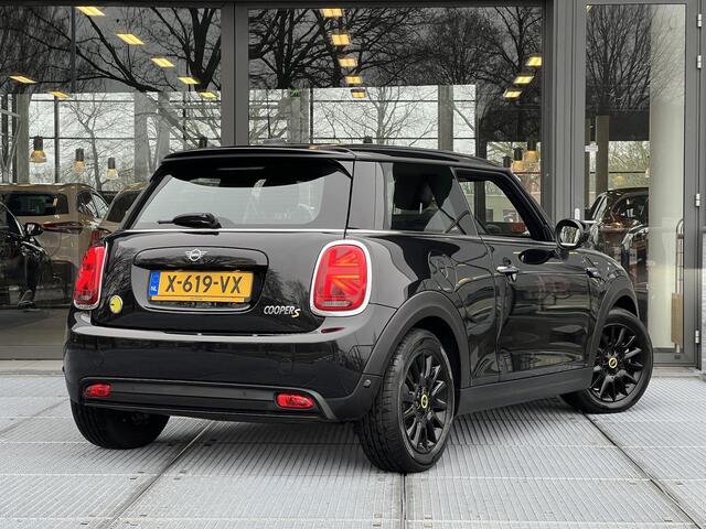 Mini Electric Mini Camden Edition 33 kWh | SOH 97.7%| Carplay | Parkeersensoren | Stoelverwarming