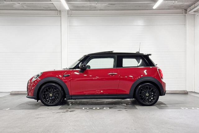 Mini Electric 3-deurs Camden | Achteruitrijcamera | Panoramadak | Harman Kardon