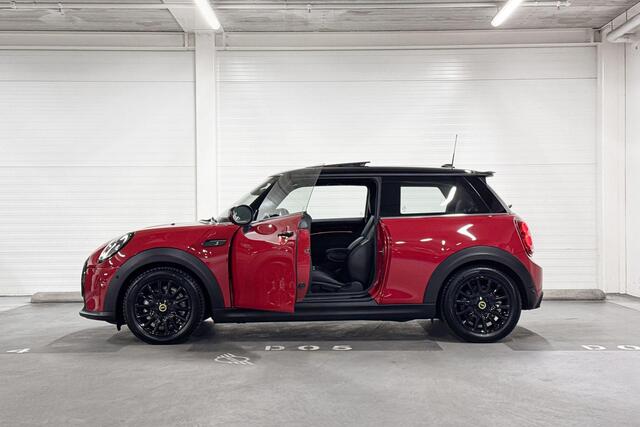 Mini Electric 3-deurs Camden Plus Edition | Glazen panoramadak | Comfort Acces | Essence Pack