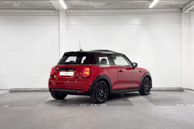 Mini Electric 3-deurs Camden Plus Edition | Glazen panoramadak | Comfort Acces | Essence Pack