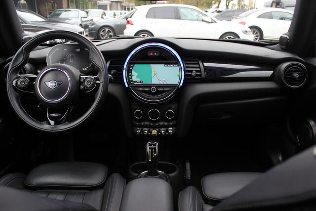 Mini Electric Mini Yours 33 kWh / Full option! / Panoramadak / Camera / Head-up / Leder / Harman Kardon / Keyless / 17'' / CarPlay / Stoelverwarming / Matrix LED / DAB / Cruise Control